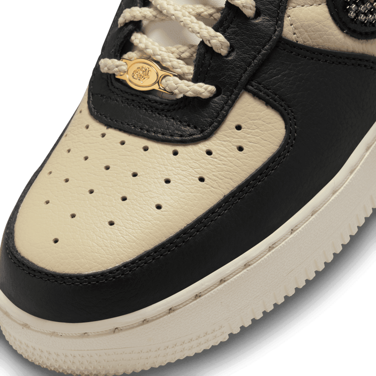 Nike Air Force 1 Low Premium Goods THE SOPHIA (W) Angle 4