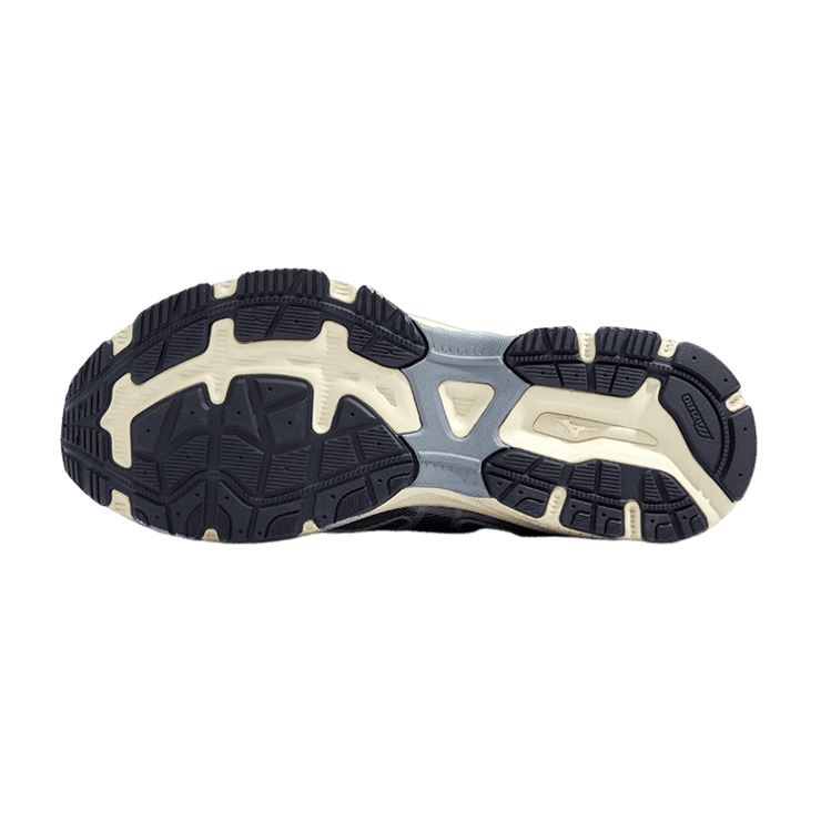 Mizuno Racer S Silver Grey Angle 2