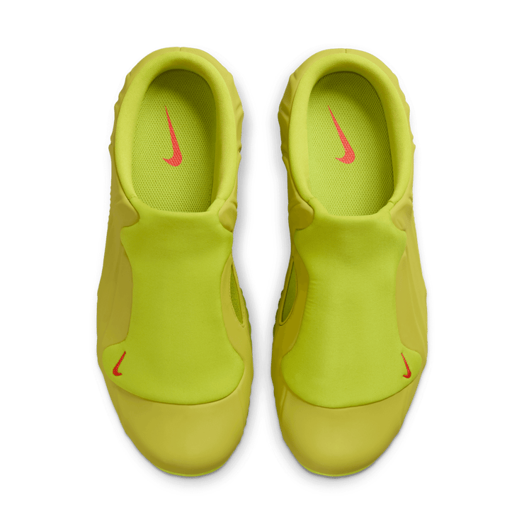 Nike Clogposite Bright Cactus Angle 2