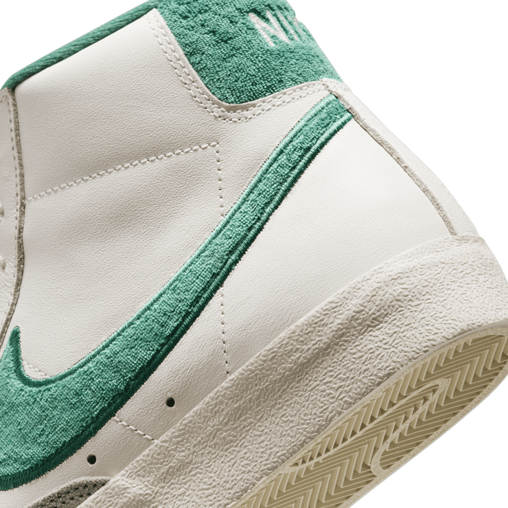 Nike Blazer Mid '77 Premium 'Resort & Sport' Angle 5