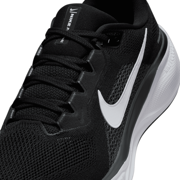 Nike Pegasus 41 Road (Extra Wide) Angle 4