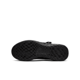 Nike Revolution 6 FlyEase 'Black Dark Smoke Grey' (GS) Angle 0