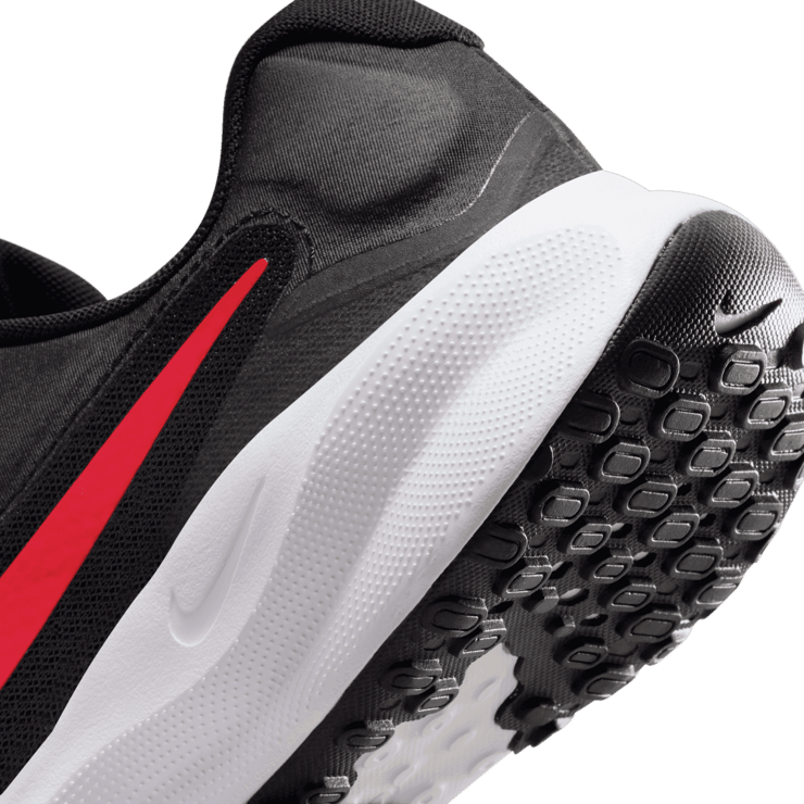 Nike Revolution 7 Road Angle 5