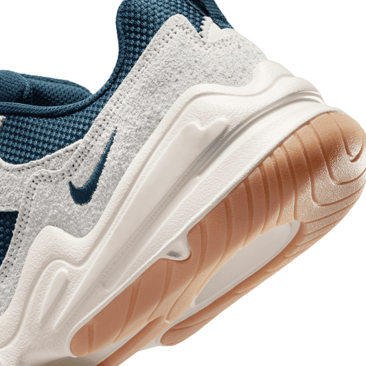 Nike Tech Hera Angle 5
