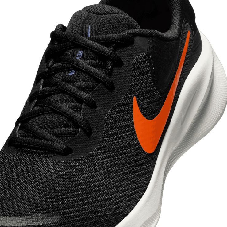 Nike Revolution 7 Road Angle 4