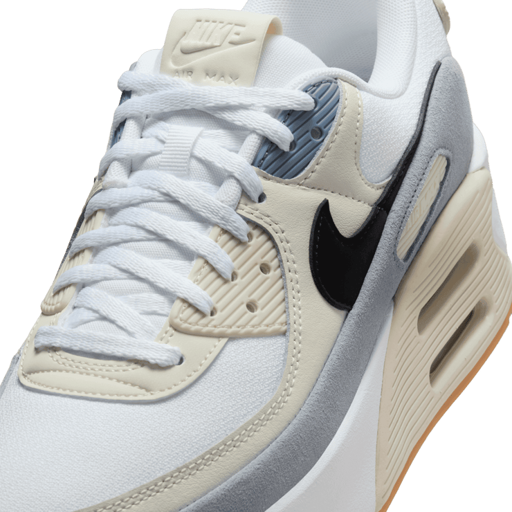 Nike Air Max 90 LV8 Angle 4