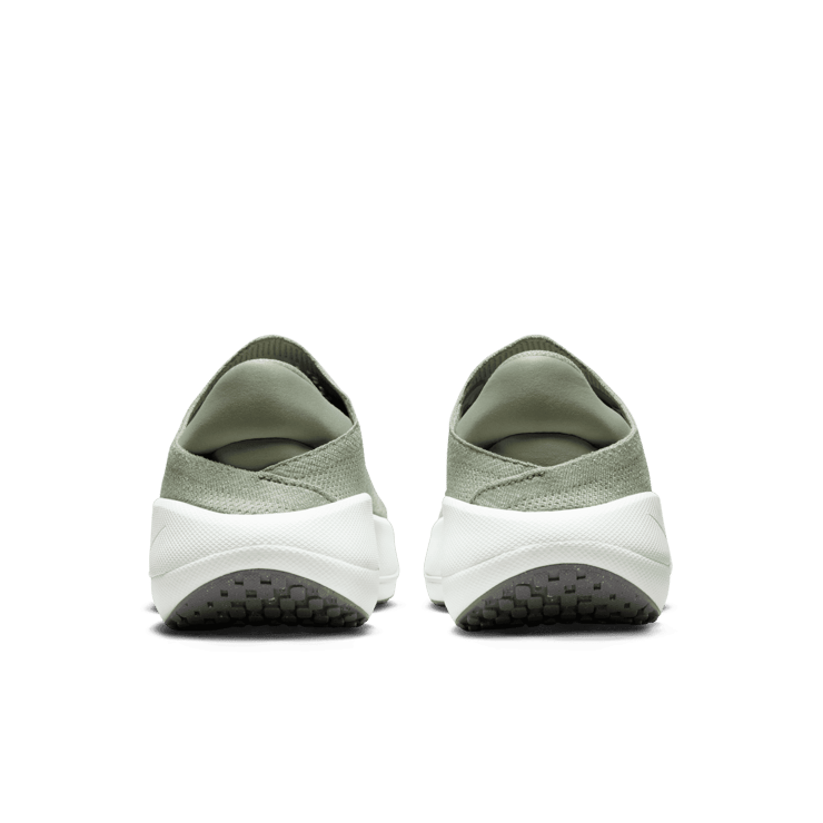 Nike Reina EasyOn Angle 3