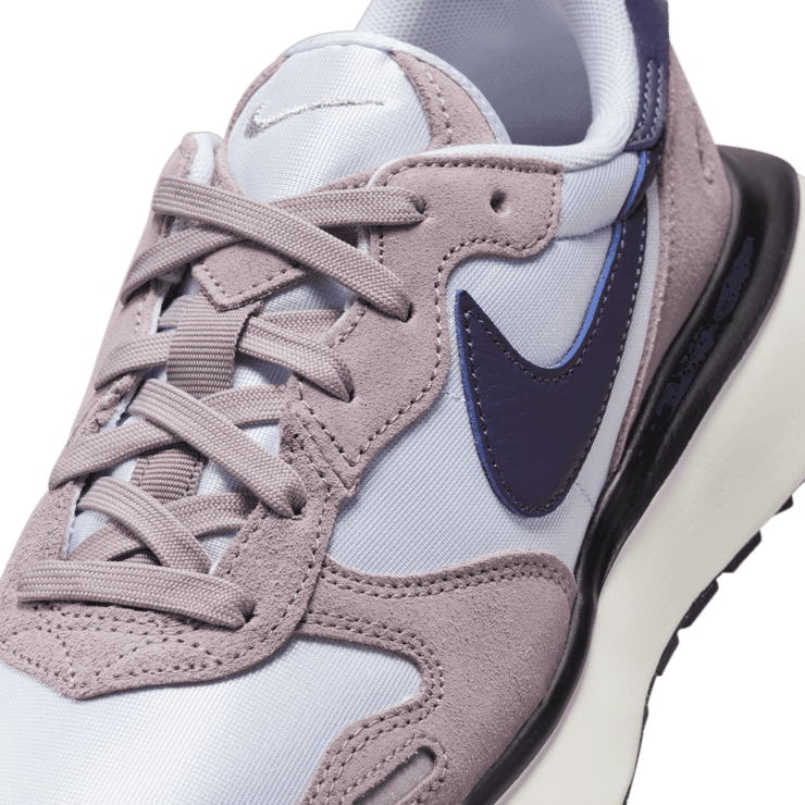 Nike Phoenix Waffle Angle 4