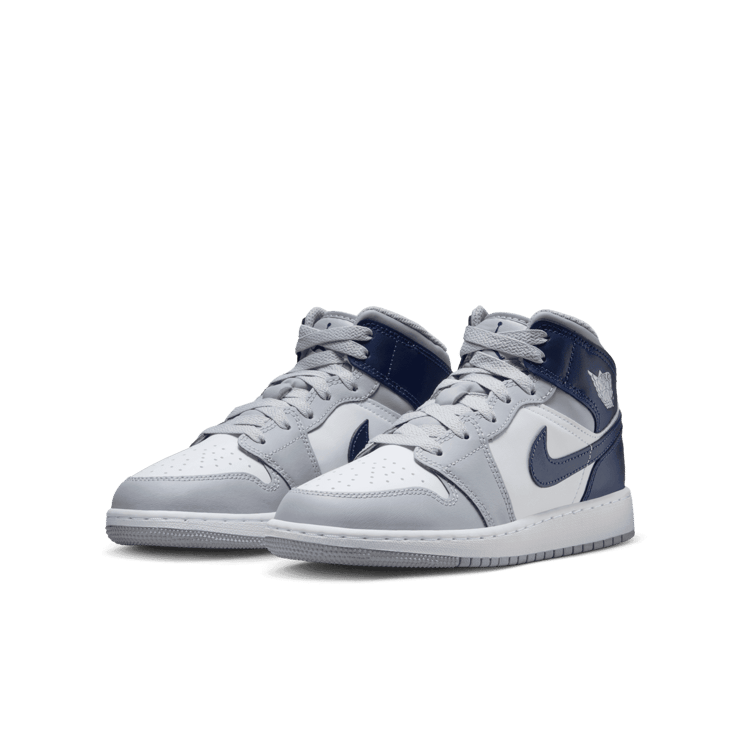 Air Jordan 1 Mid  'Wolf Grey Midnight Navy' (GS) Angle 2