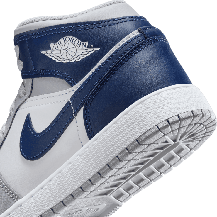 Air Jordan 1 Mid  'Wolf Grey Midnight Navy' (GS) Angle 5