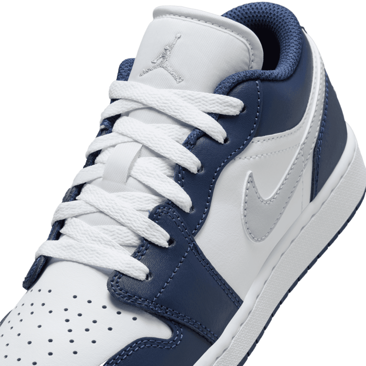 Air Jordan 1 Low  'Midnight Navy Wolf Grey' (GS) Angle 4