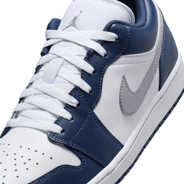 Air Jordan 1 Low 'Midnight Navy' Angle 4