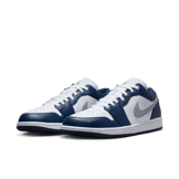 Air Jordan 1 Low 'Midnight Navy' Angle 2