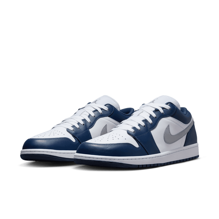 Air Jordan 1 Low 'Midnight Navy' Angle 2