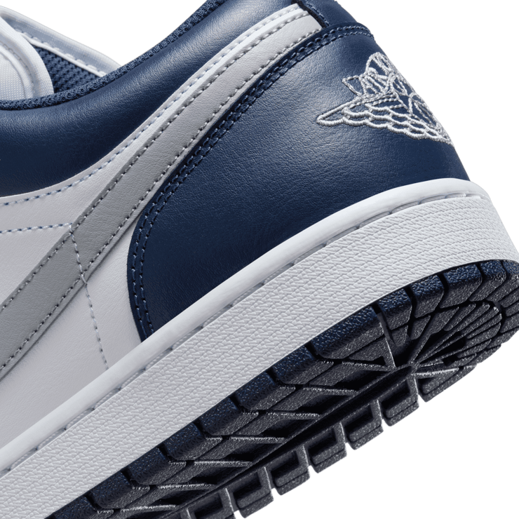 Air Jordan 1 Low 'Midnight Navy' Angle 5