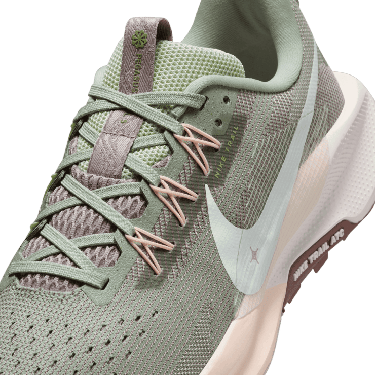 Nike Pegasus Trail 5 Trail Angle 4