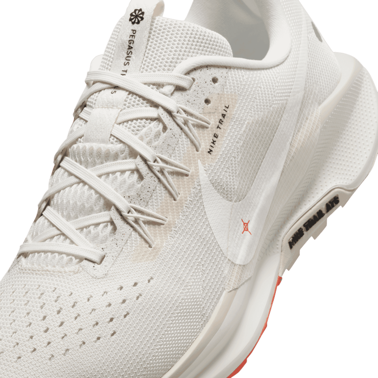 Nike Pegasus Trail 5 Trail Angle 4