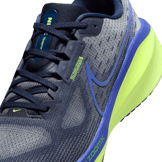 Nike Vomero 17 Road Angle 4