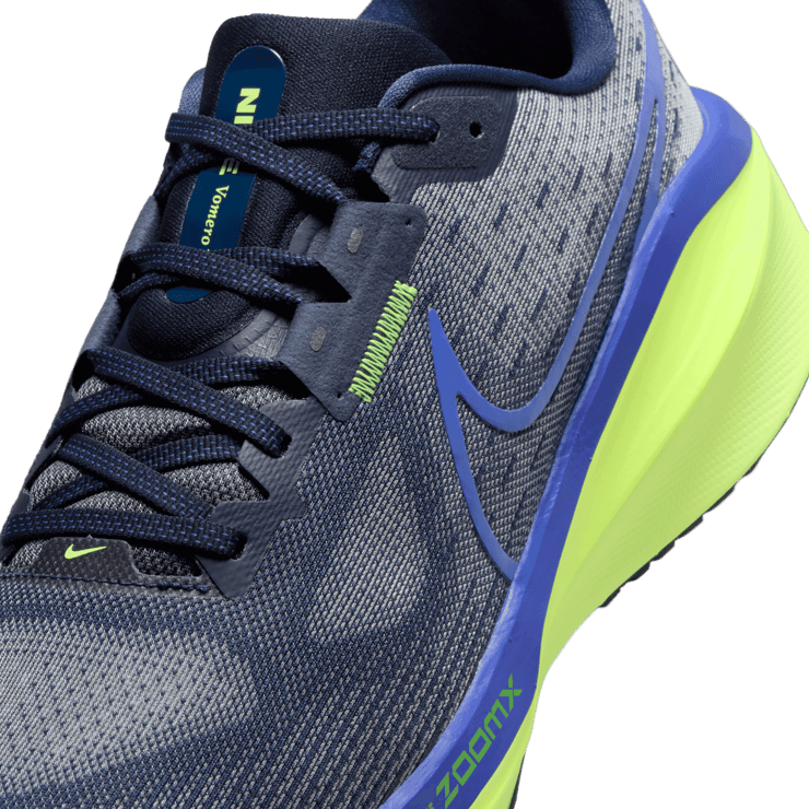 Nike Vomero 17 Road Angle 4