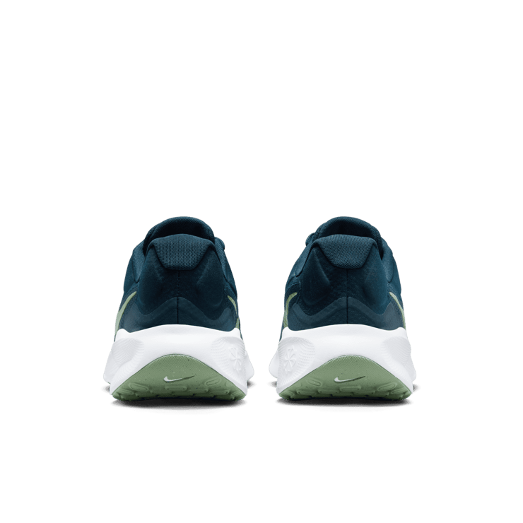 Nike Revolution 7 Road Angle 3