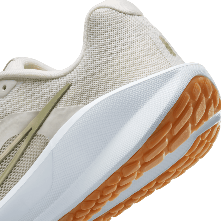 Nike Downshifter 13 Road Angle 5