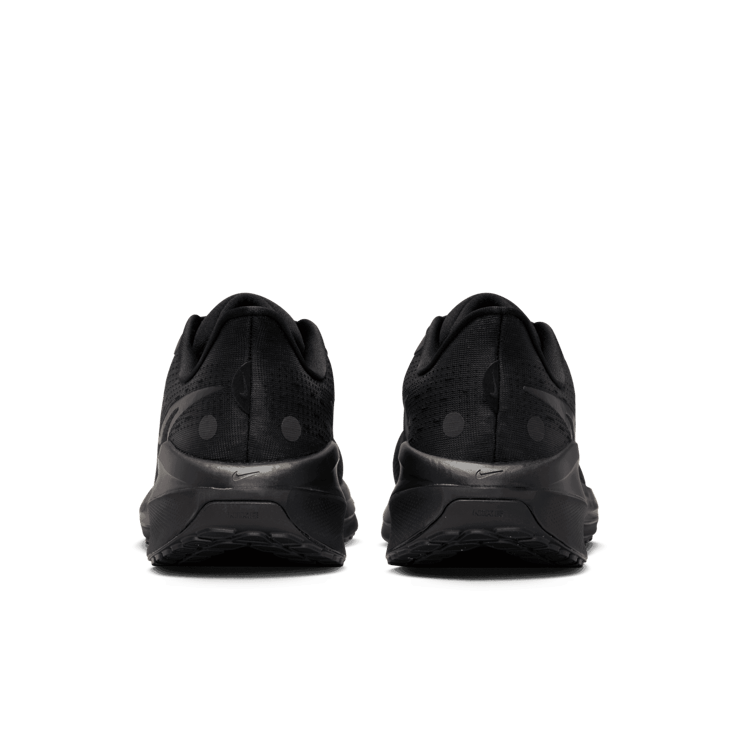 Nike Vomero 17 Road Angle 3