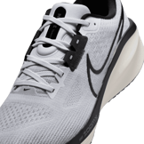 Nike Vomero 17 Road Angle 4