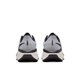 Nike Vomero 17 Road Angle 3