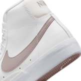 Nike Blazer Mid '77 (GS) Angle 5