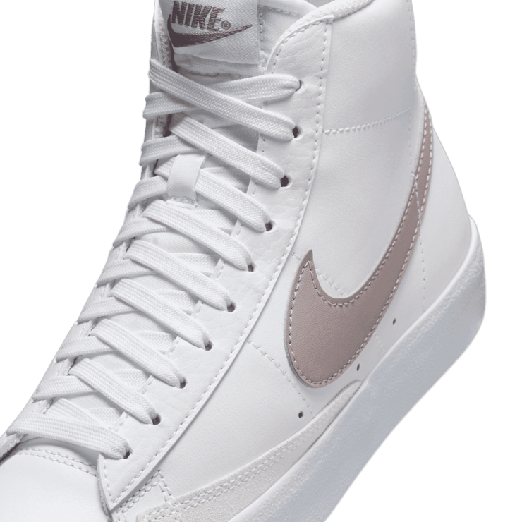 Nike Blazer Mid '77 (GS) Angle 4