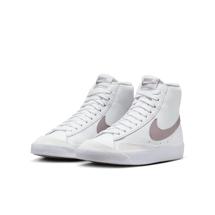 Nike Blazer Mid '77 (GS) Angle 2