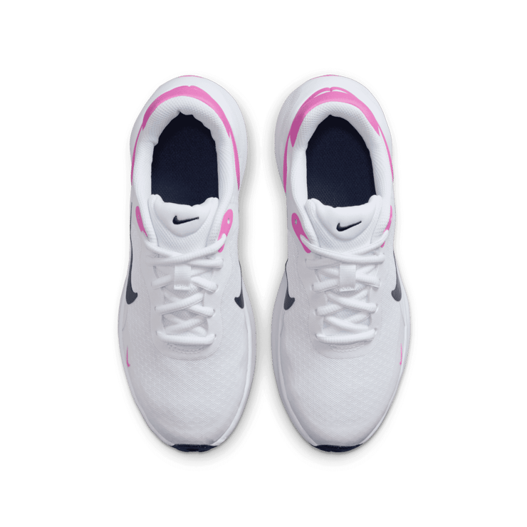 Nike Revolution 7 (GS) Angle 1
