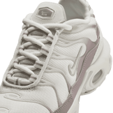 Nike Air Max Plus (PS) Angle 4