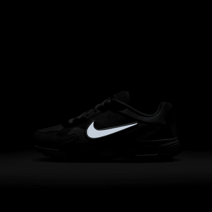 Nike Air Max Solo (GS) Angle 6