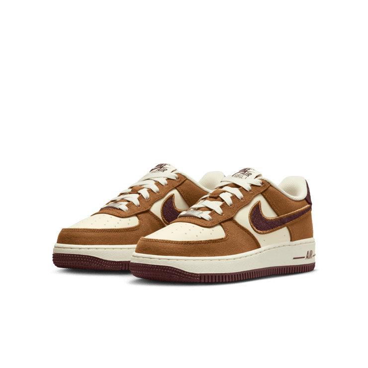 Nike Air Force 1 LV8 (GS) Angle 2