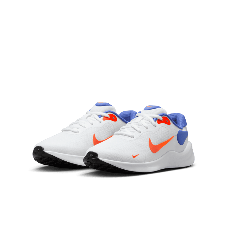 Nike Revolution 7 (GS) Angle 2