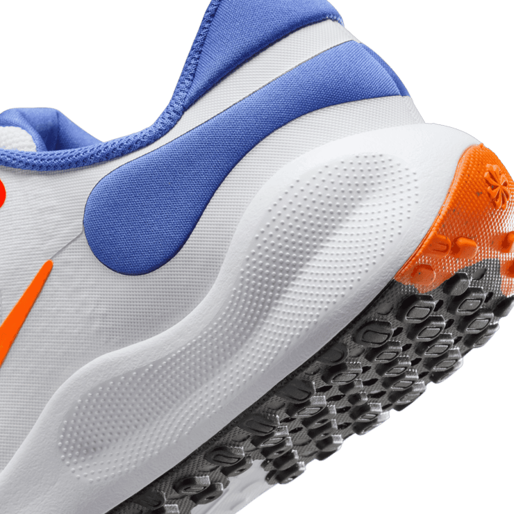 Nike Revolution 7 (GS) Angle 5