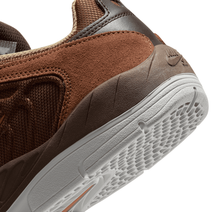Nike SB Vertebrae SB 'Cacao Wow Red' Angle 5