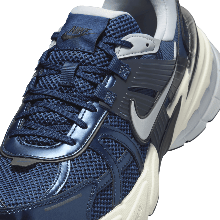 Nike V2K Run Angle 4