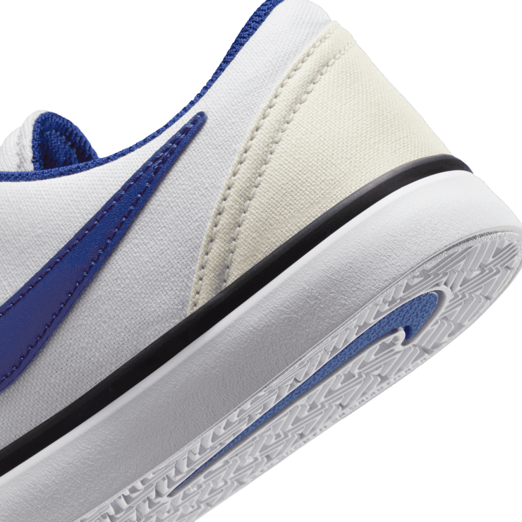 Nike SB Check Canvas Skate (GS) Angle 5