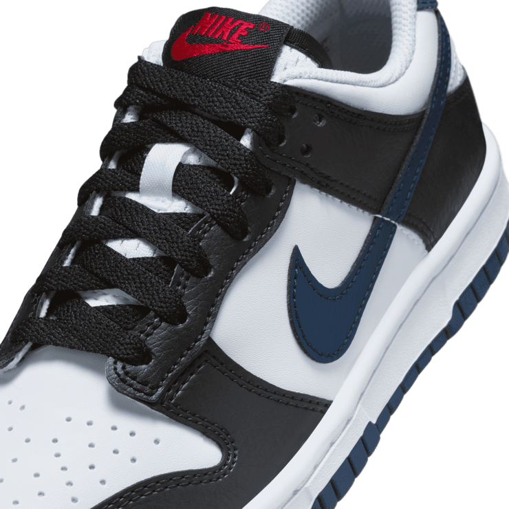 Nike Dunk Low (GS) Angle 4