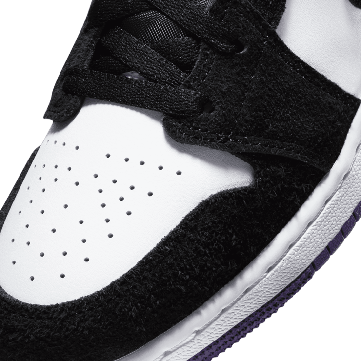 Air Jordan 1 Mid SE 'Varsity Purple' (GS) Angle 4