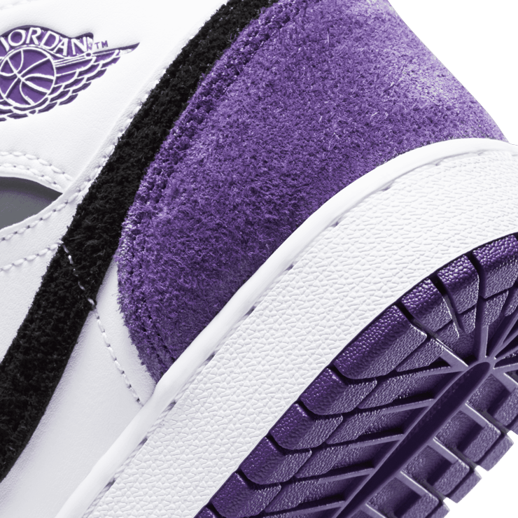 Air Jordan 1 Mid SE 'Varsity Purple' (GS) Angle 5