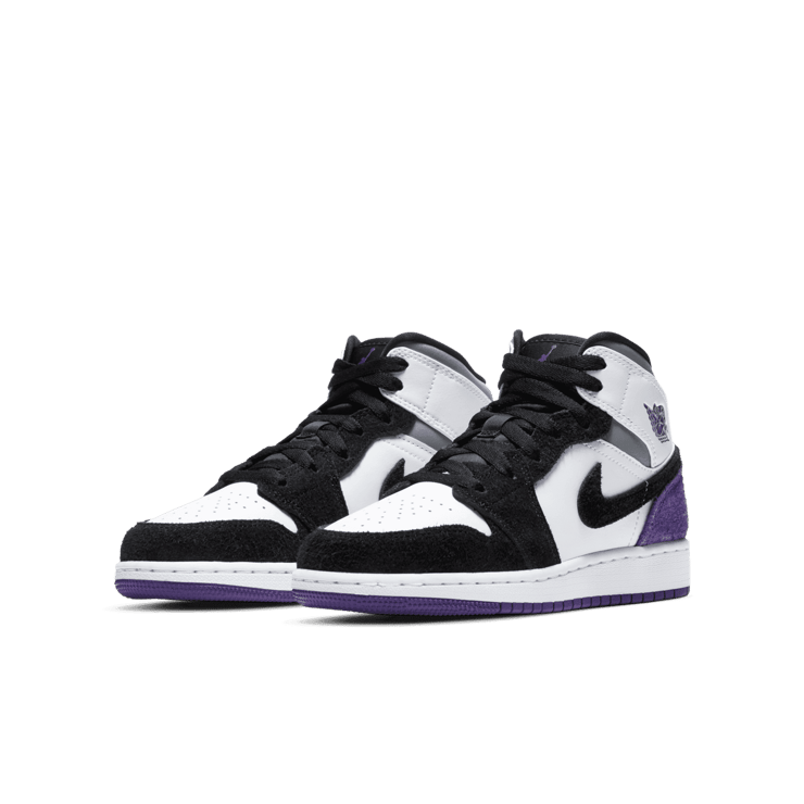 Air Jordan 1 Mid SE  'Varsity Purple' (GS) Angle 2