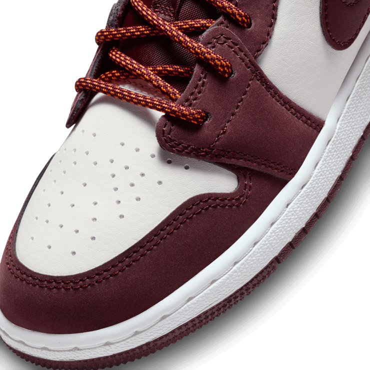 Air Jordan 1 Low 'Night Maroon' (GS) Angle 4