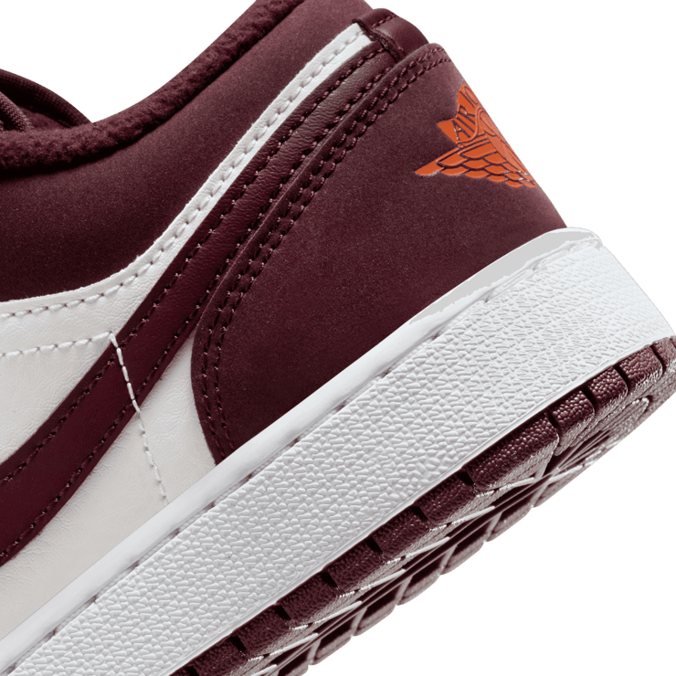 Air Jordan 1 Low  'Night Maroon' (GS) Angle 5