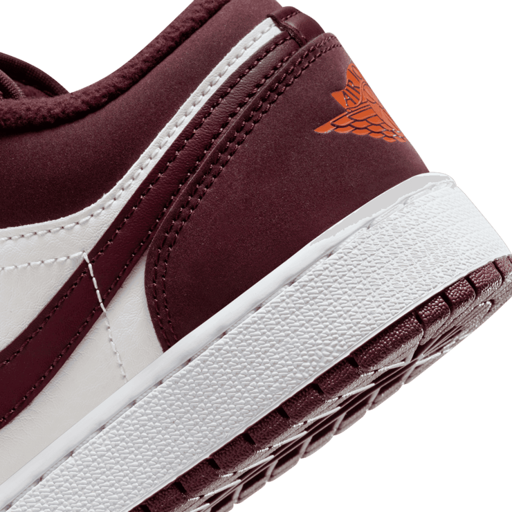 Air Jordan 1 Low 'Night Maroon' (GS) Angle 5