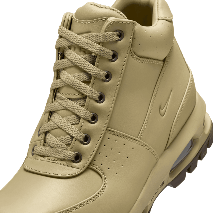 Nike Air Max Goadome Boots Angle 4