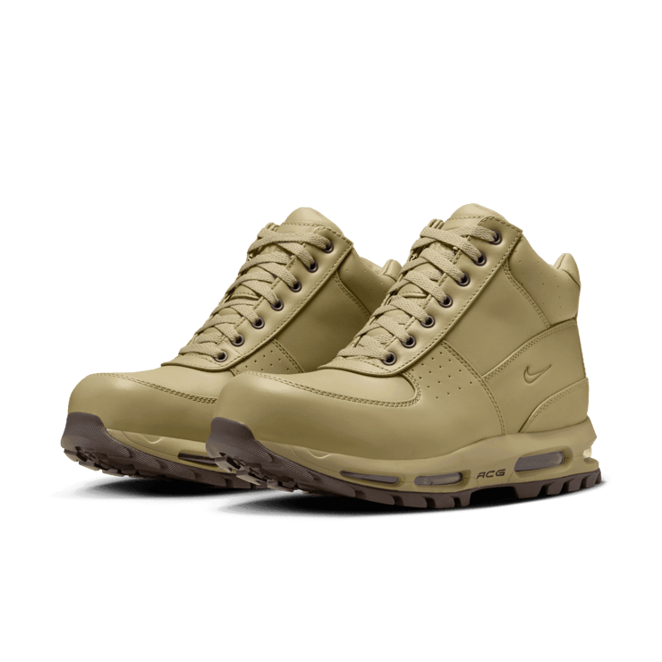 Nike Air Max Goadome Boots Angle 2