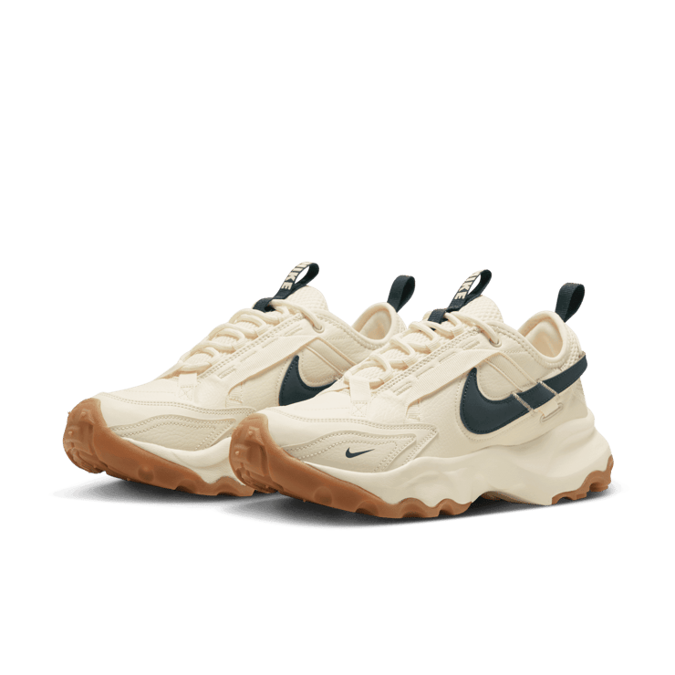 Nike TC 7900 Angle 2